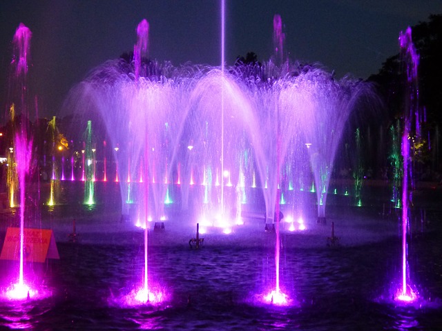 osvětlená fontána